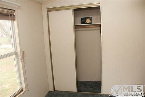 4th image of 324 Willow Dr