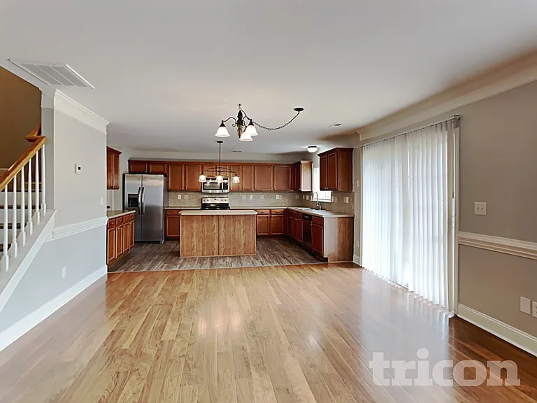 4355 Stone Mountain Dr — Photo 3