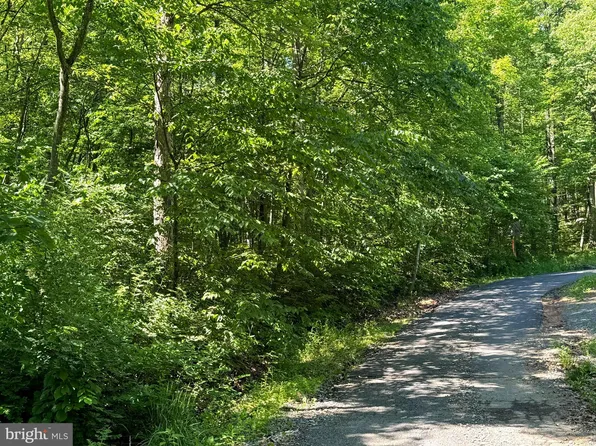 Freedom Ln, Hedgesville, WV 25427