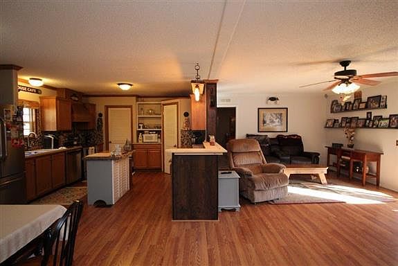 4th image of 387 Massey Ln