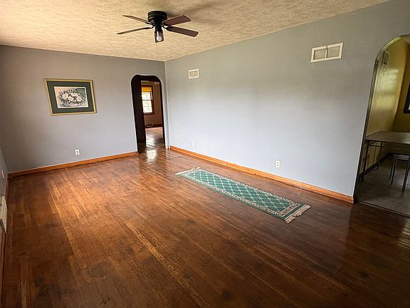 3rd image of 2215 Van Buren St