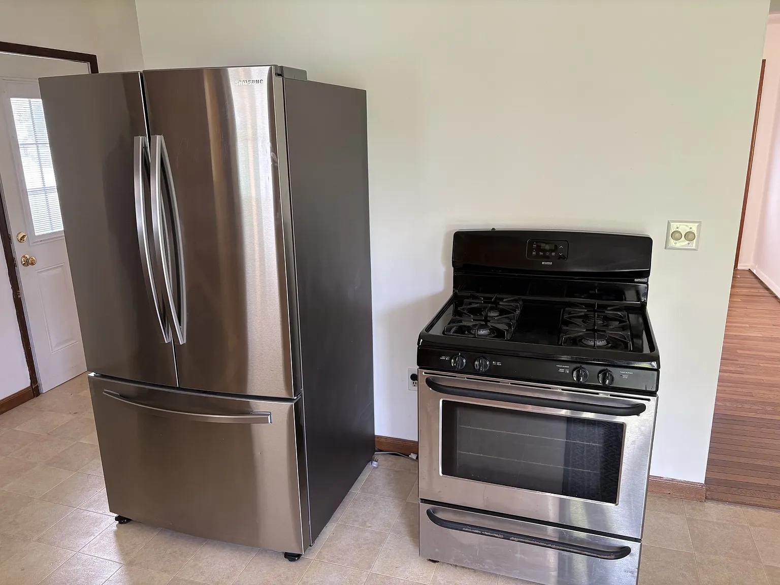 3913 Stanley Avenue - 1 — Photo 2