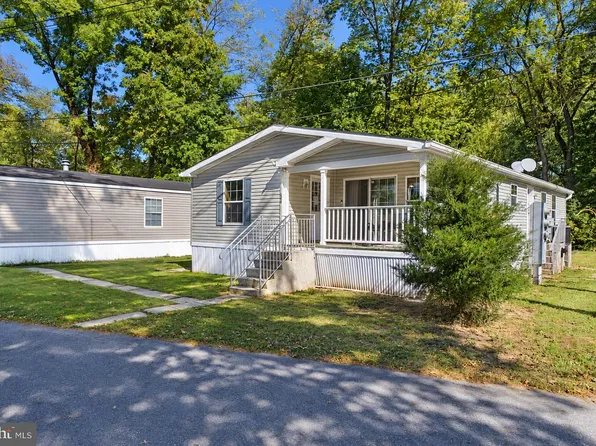 345 Caravan Ct, Middletown, PA 17057