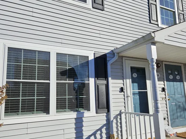 14 Grove St APT A, Ridgefield, CT 06877