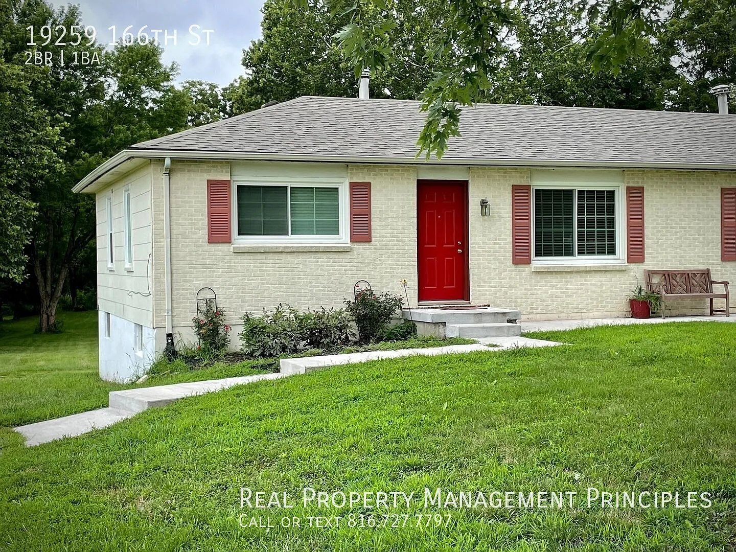 Pet Friendly, Newly Remodeled Townhouse Charmer on 2 Acres! — Photo 1