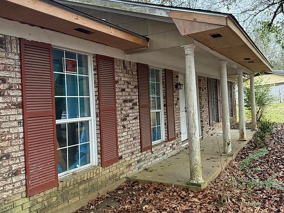 2nd image of 947 Palm St