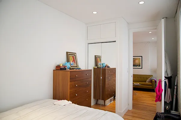 Rented by Veracity NYC LLC | media 25