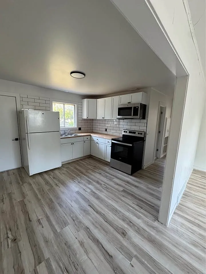 2 bed, 1.0 bath, 775 sqft, $875 — Photo 1