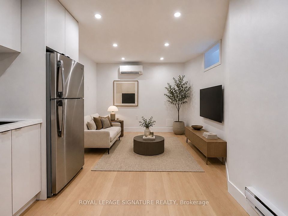 1st image of 390 Palmerston Blvd #3