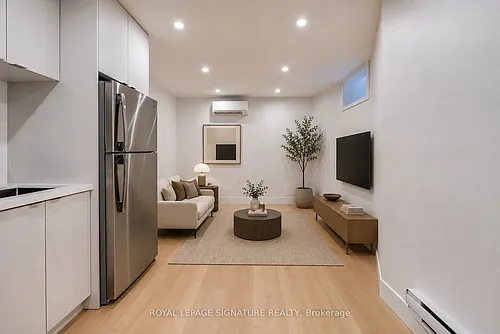 390 Palmerston Blvd #3 Photo 1