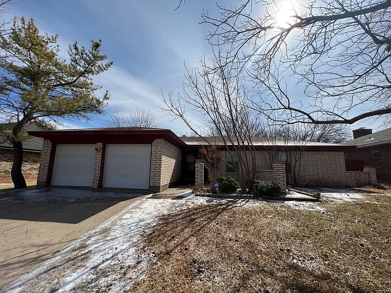 8001 Weehunt Ct — Photo 3
