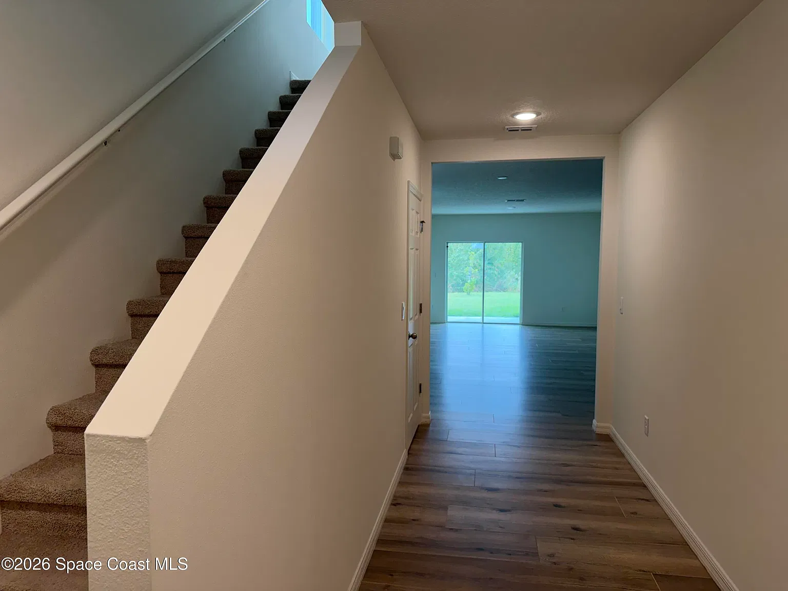 5 bed, 3.0 bath, 2466 sqft, $2,950 — Photo 2