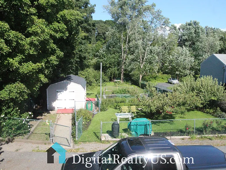 116 Massasoit St — Photo 14