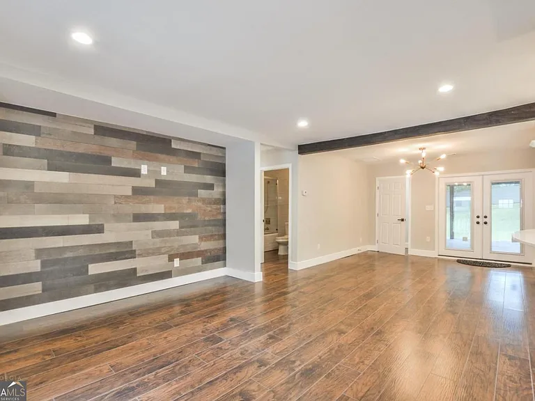1391 Kennesaw Dr NW — Photo 4