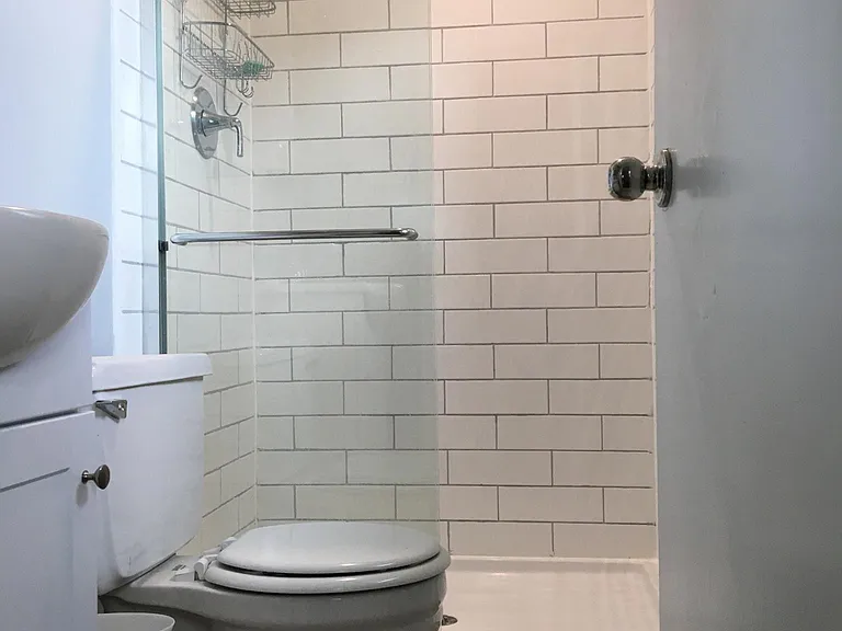 2401 Grange Hall Ct — Photo 9