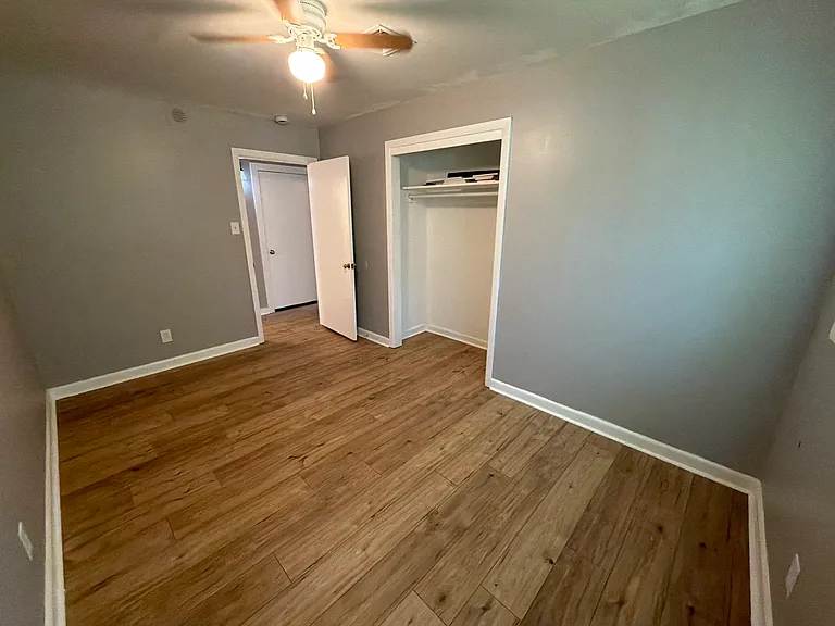 1610 Dudley Ln — Photo 14