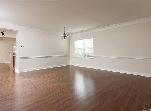 5th image of 10506 Hawick Ct