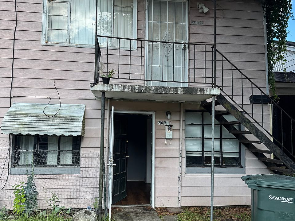 1st image of 2404 Sadler St #A
