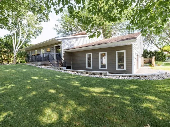 8151 Balsamwood Ln, Liverpool, NY 13090