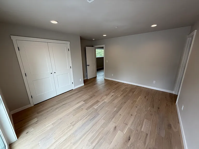 5005 S 114th St — Photo 11