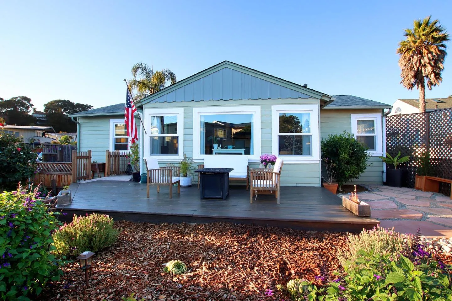 205 Treasure Island Dr photo 1