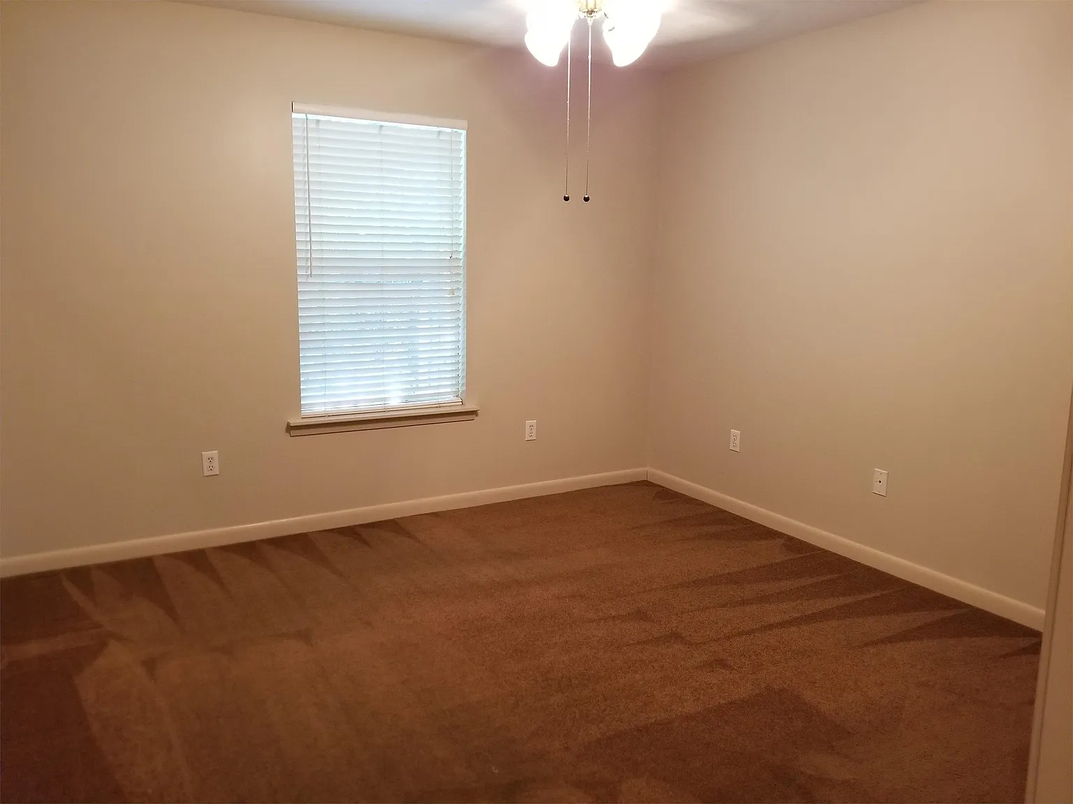 Woodridge Apartments - 16 — Photo 4