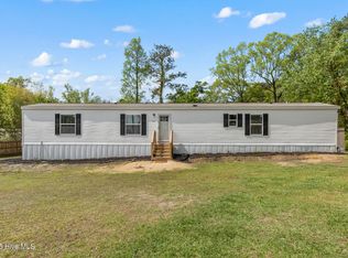 110 Benson Ln, Richlands, NC 28574