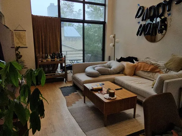 320 Bedford Avenue image 8 of 11