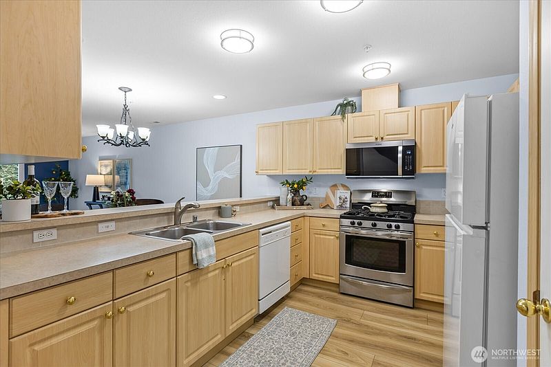 5th image of 15414 35th Avenue W #54