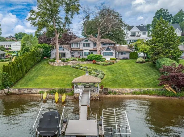 38 Arrowhead Road, Brookfield, CT 06804