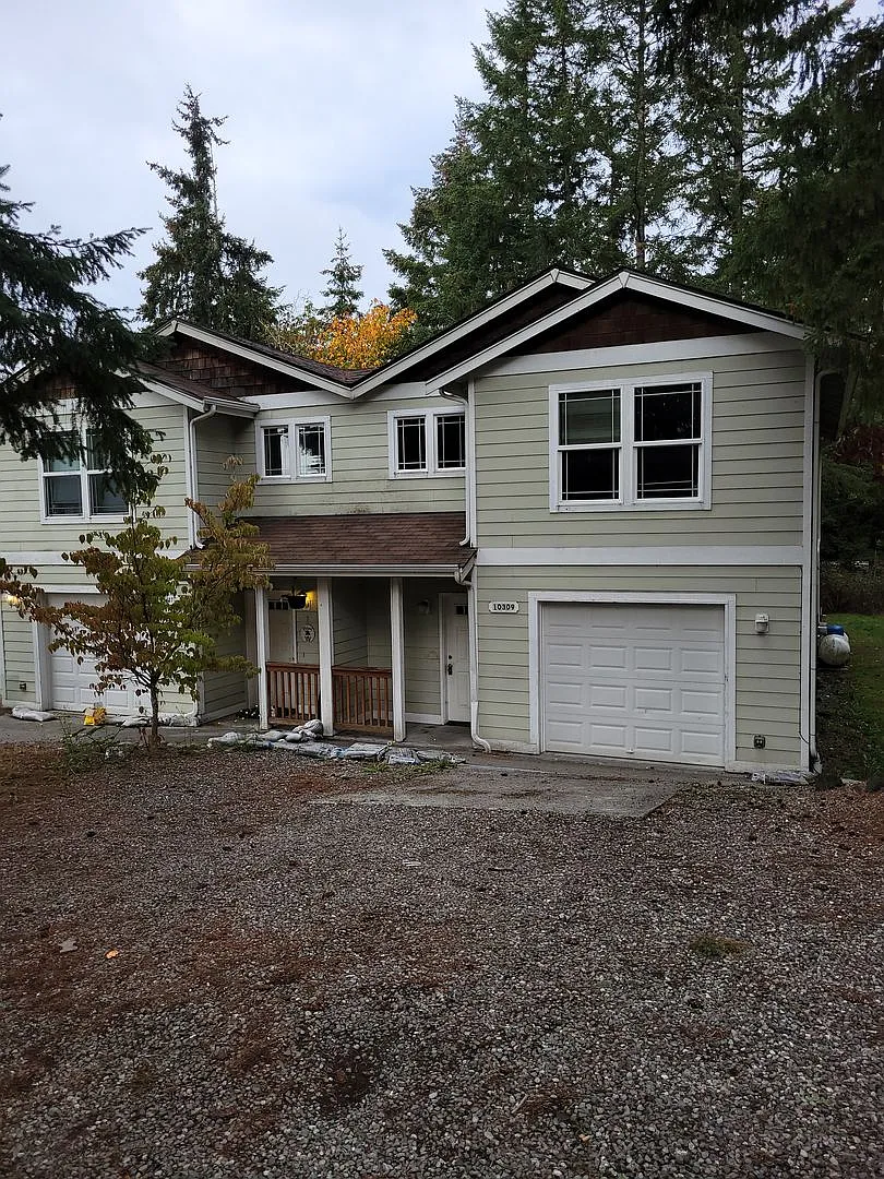 Freshly Painted Duplex in the Heart of Silverdale — Photo 2