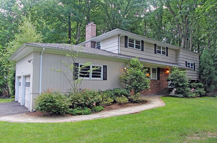 1st image of 158 Long Hill Dr