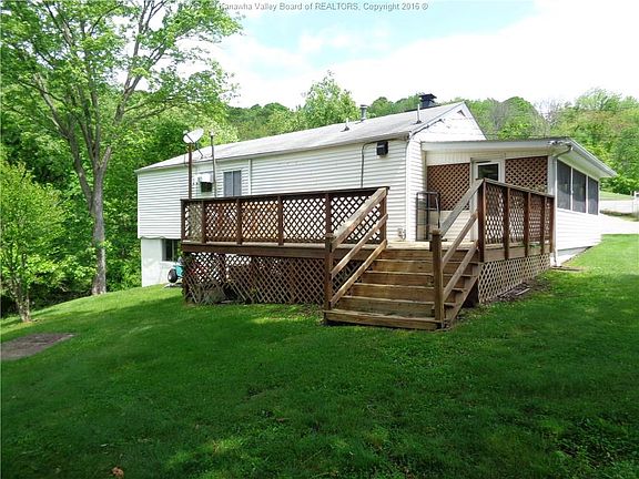 4th image of 1130 Ledge Hill Dr
