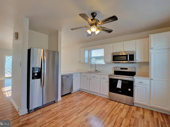 17 Franklin Dr, Middletown, DE 19709