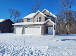 2956 E Aquamarine Ave, Appleton, WI 54913
