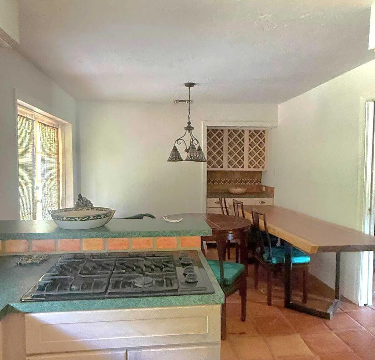 3 bed, 1.0 bath, 1484 sqft, $3,900 — Photo 3