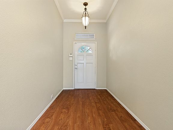 3rd image of 1233 Miller Ln