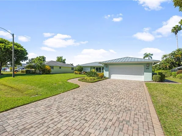 9757 Berkshire ST, NAPLES, FL 34109