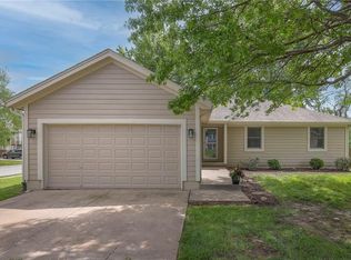 1601 Roberta Dr, Raymore, MO 64083