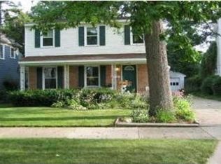 909 Oaklawn St NE, Grand Rapids, MI 49505