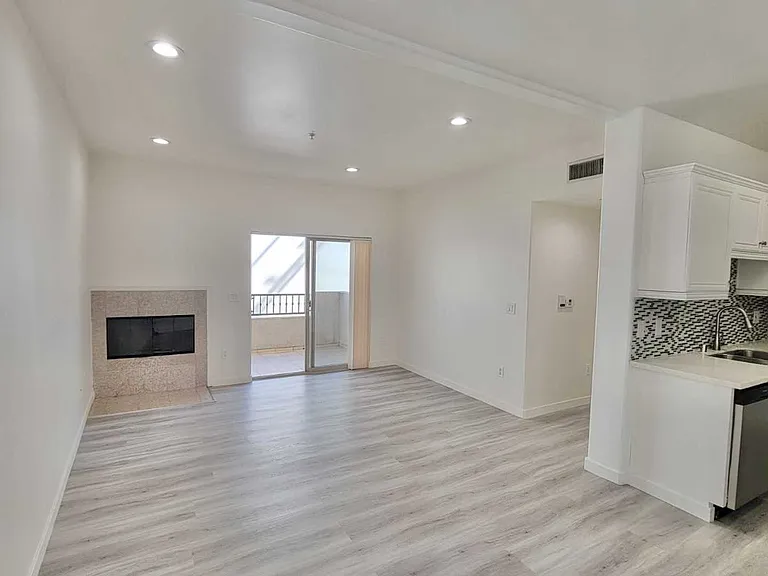 Fruitland Dr — Photo 18