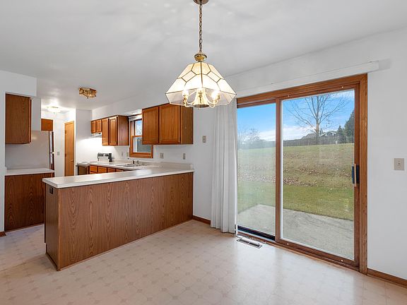 3rd image of 1447 W 2nd Ave #1449
