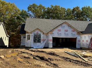 1637 Rivers Edge Ct, Adrian, MI 49221