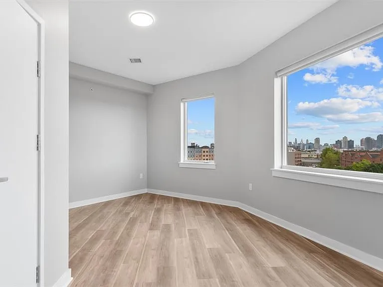 475 Communipaw Ave #207 — Photo 8