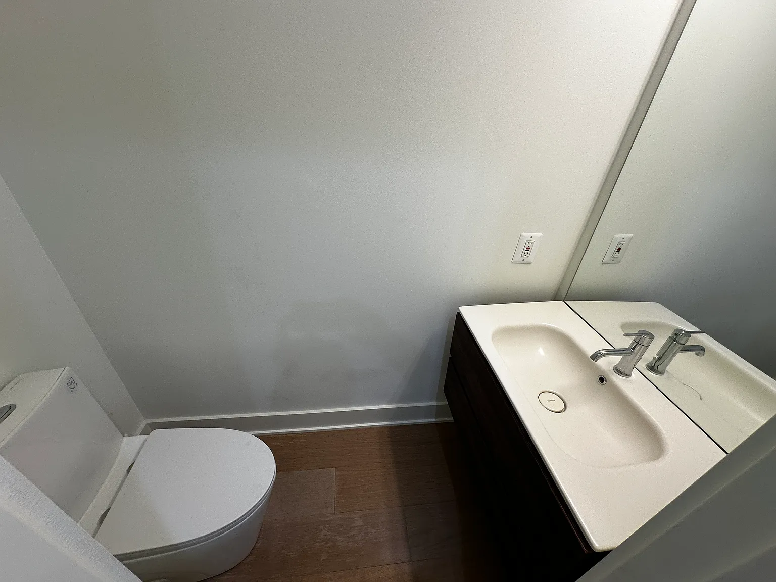 2 bed, 2.5 bath, 1209 sqft, $3,800 — Photo 4