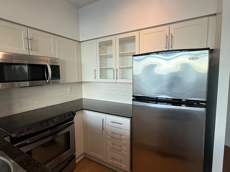 15 Windermere Ave #1403 — Photo 5