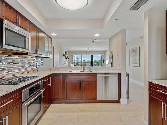 4th image of 1045 Ocean Dr APT 303