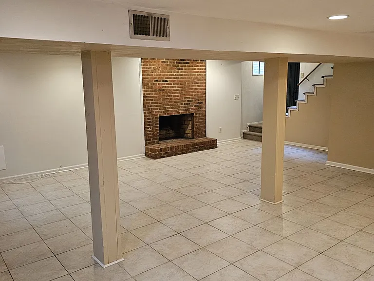 5553 Cynthia Dr — Photo 12