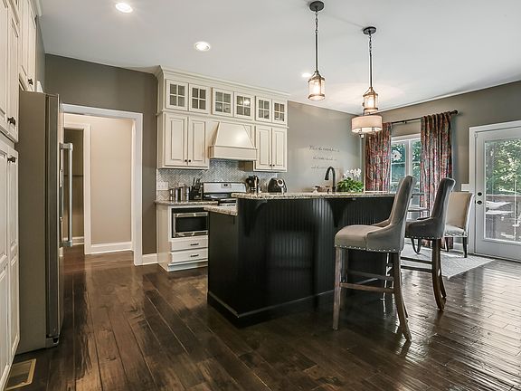 5th image of 899 Abingdon Ln