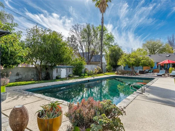 19201 Santa Rita St, Tarzana, CA 91356